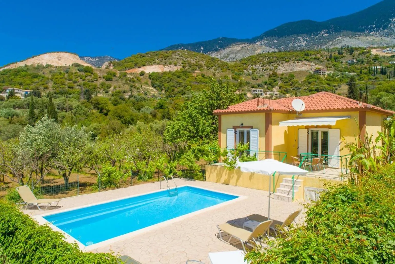 Villa Russa Alekos Trapezaki
